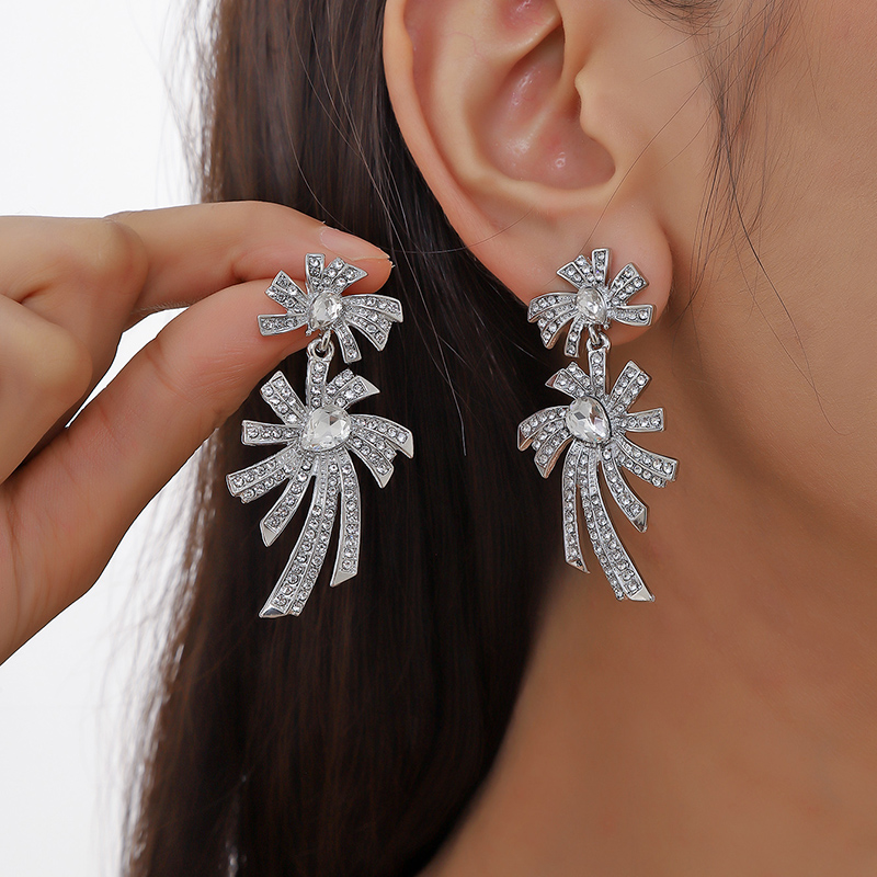 1 Pair Elegant Glam Fireworks Inlay Alloy Rhinestones Silver Plated Drop Earrings display picture 2