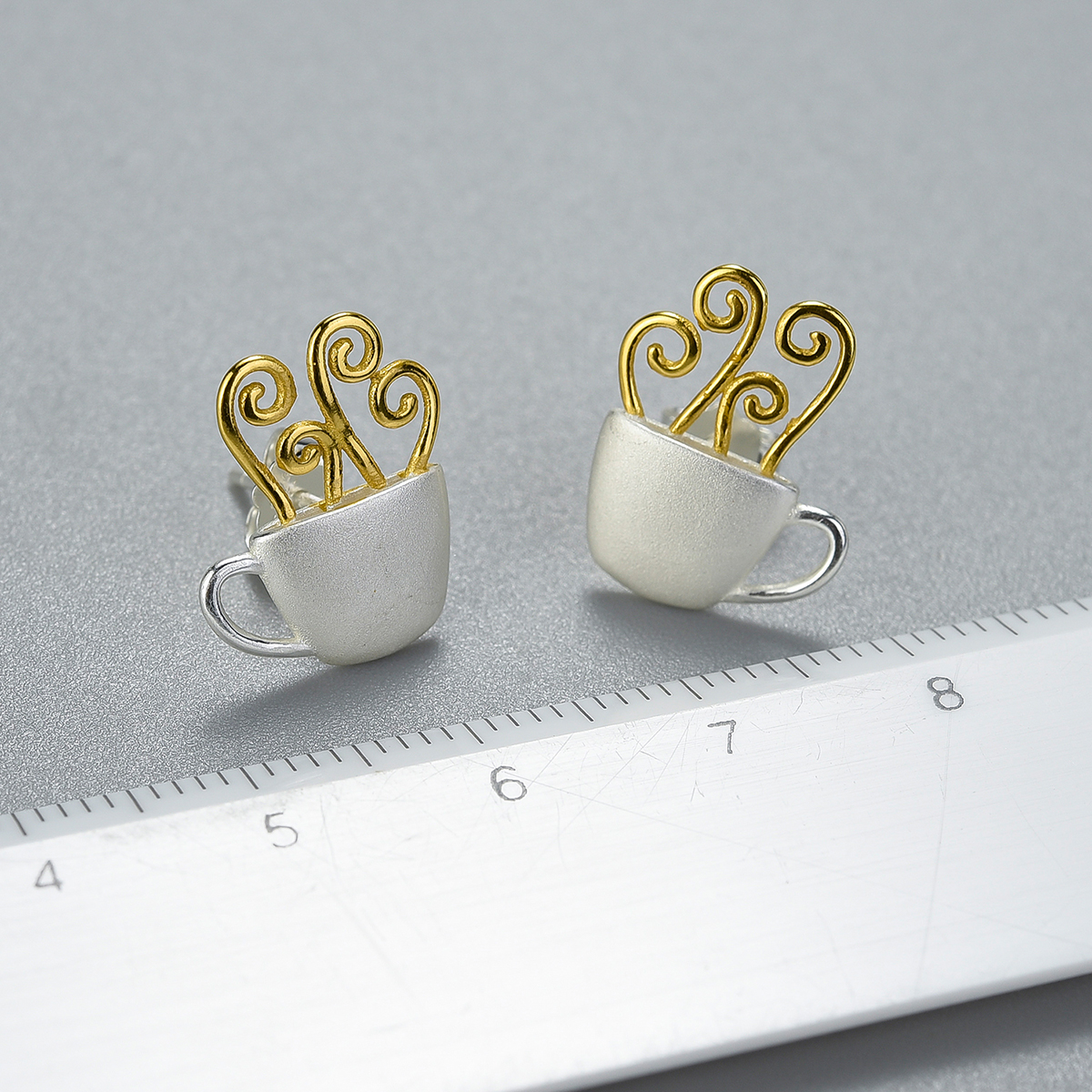 1 Pair Vintage Style Pastoral Coffee Cup Plating Sterling Silver Ear Studs display picture 1