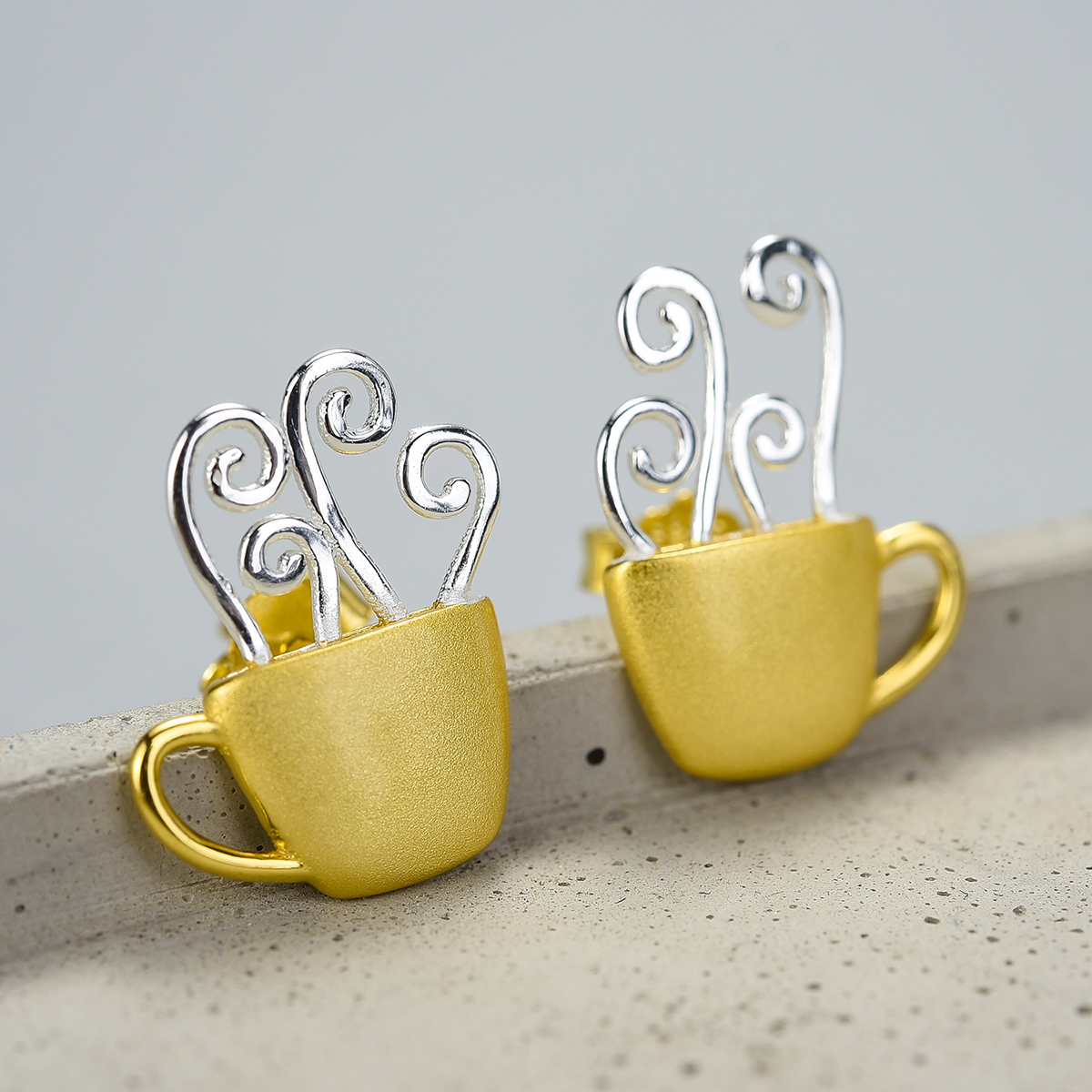 1 Pair Vintage Style Pastoral Coffee Cup Plating Sterling Silver Ear Studs display picture 3