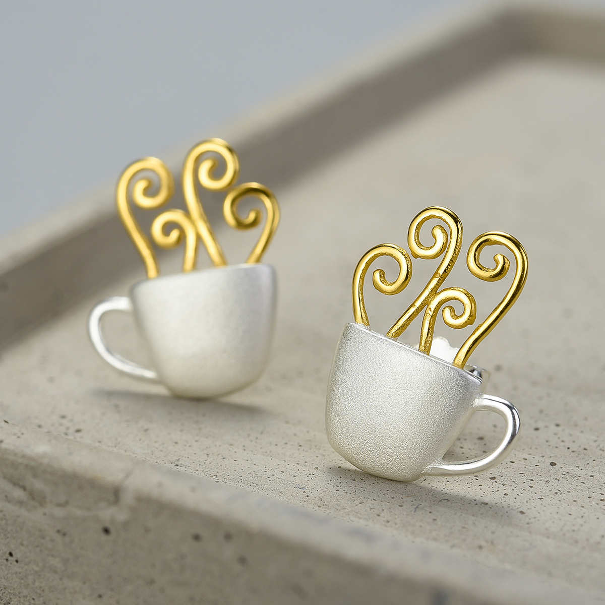 1 Pair Vintage Style Pastoral Coffee Cup Plating Sterling Silver Ear Studs display picture 4