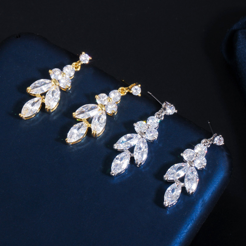 Copper 18K Gold Plated White Gold Plated Rhodium Plated Elegant Shiny Plating Inlay Flower Snowflake Artificial Gemstones Earrings Necklace display picture 8