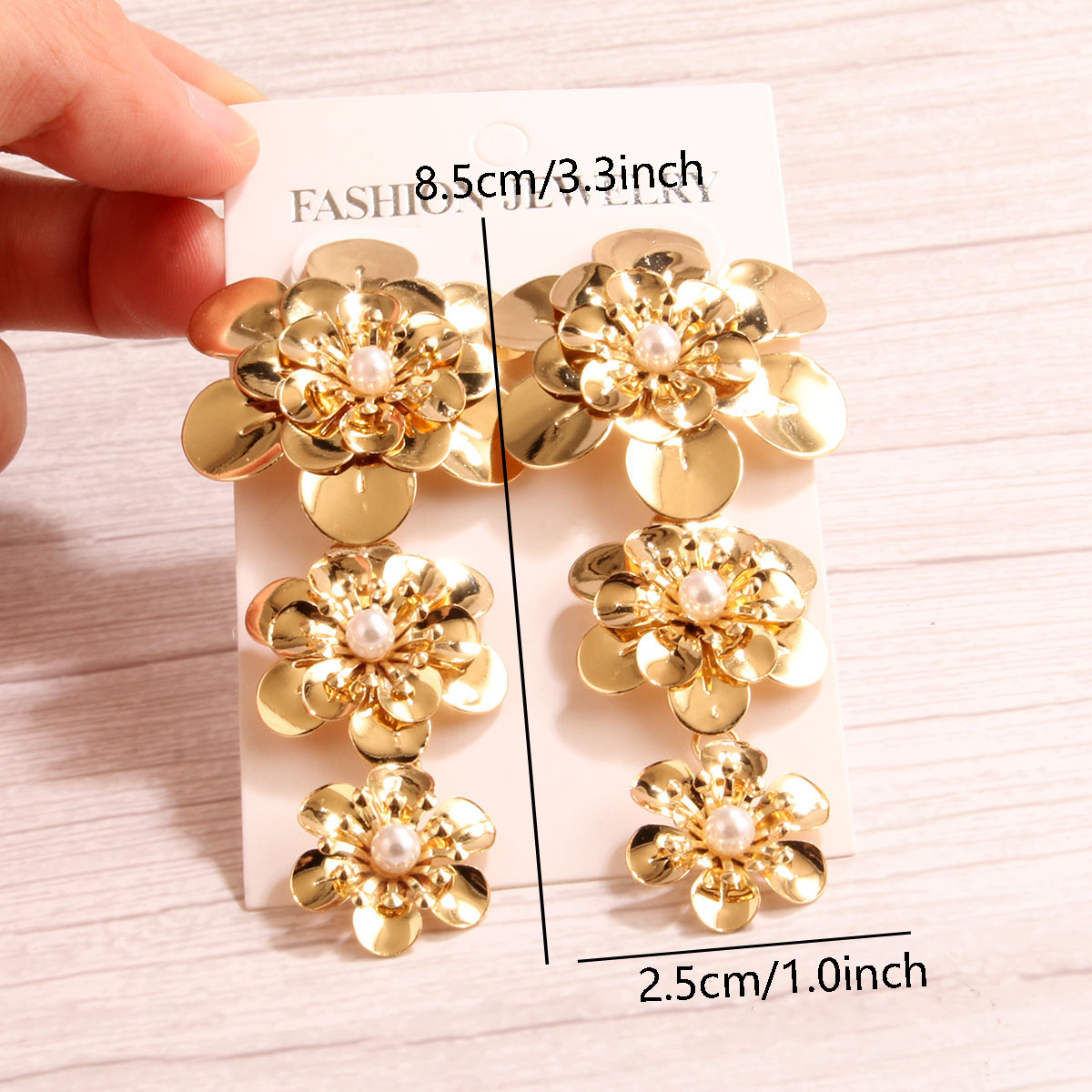 1 Pair Elegant Luxurious Artistic Flower Inlay Alloy Artificial Pearls Drop Earrings display picture 3