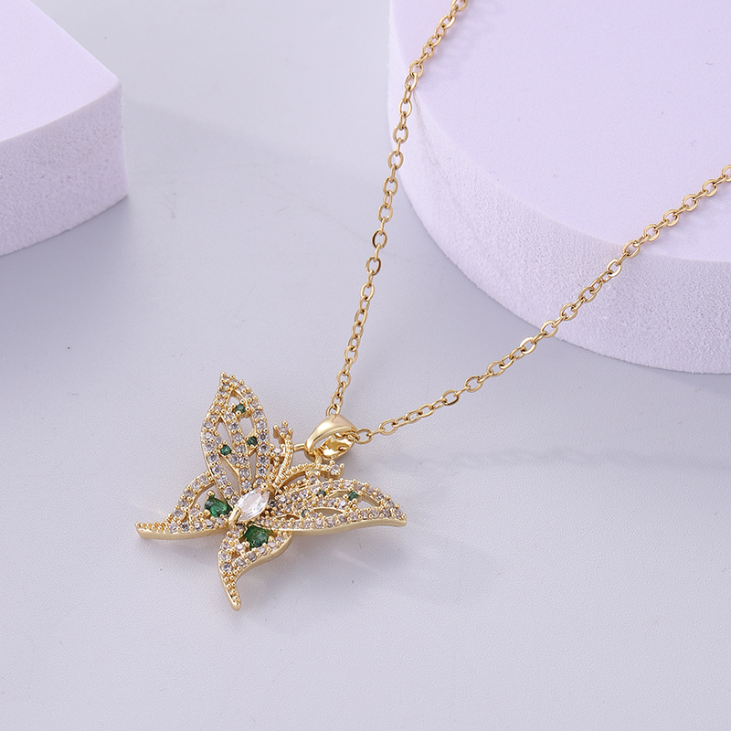 Wholesale Vintage Style Butterfly Stainless Steel Plating Inlay 18k Gold Plated Zircon Pendant Necklace display picture 4