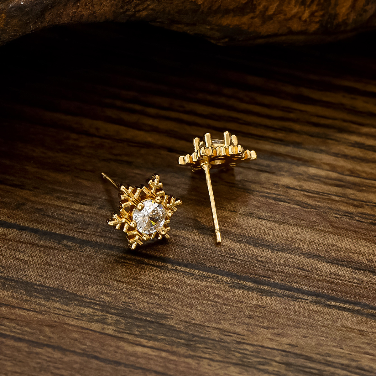 1 Pair Vintage Style Snowflake Plating Inlay Copper Alloy Zircon 18K Gold Plated Ear Studs display picture 5