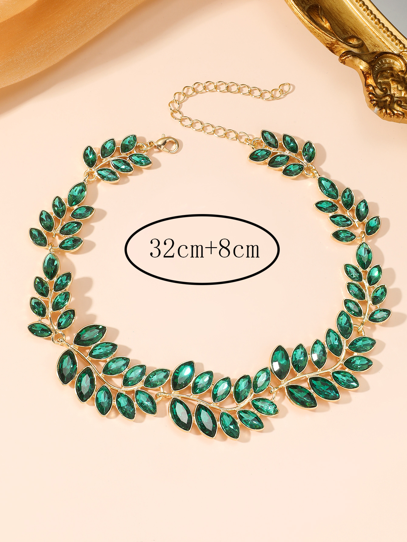 Elegant Leaves Alloy Inlay Rhinestones Gold Plated Women's Necklace display picture 5