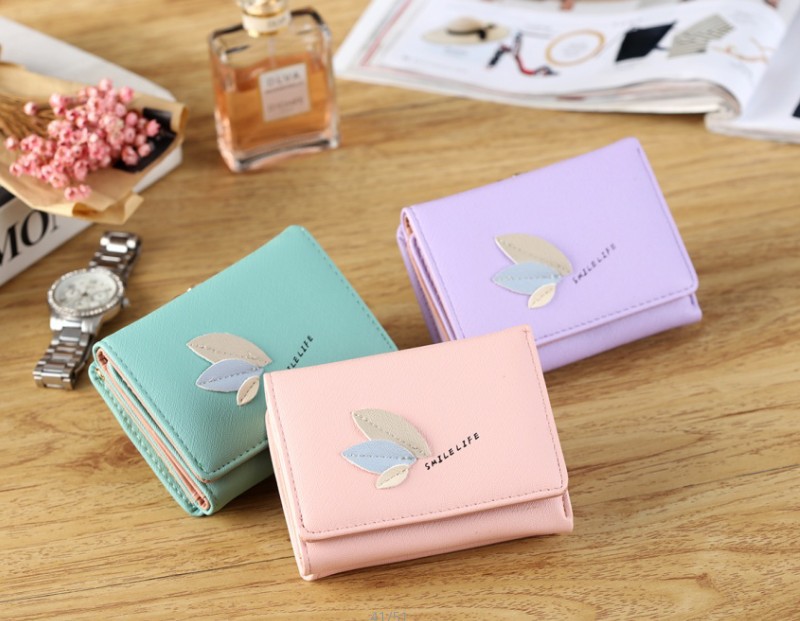 Women's Solid Color Pu Leather Clasp Frame Wallets display picture 3