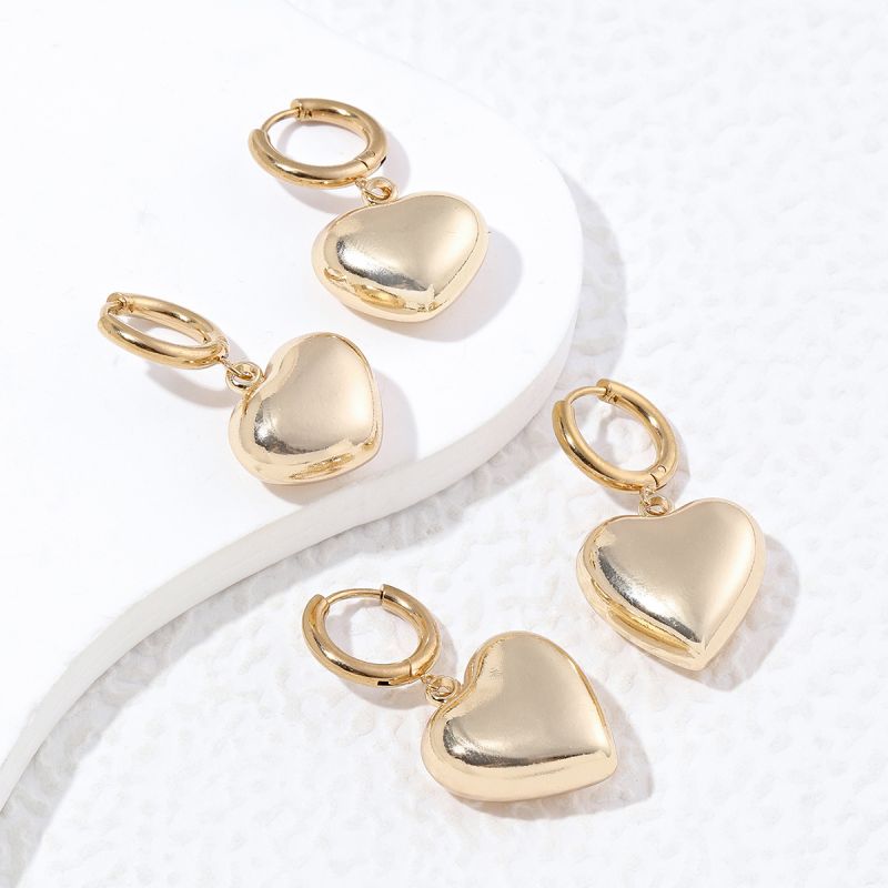 1 Pair Classic Style Heart Shape Plating Stainless Steel 18K Gold Plated Earrings display picture 7