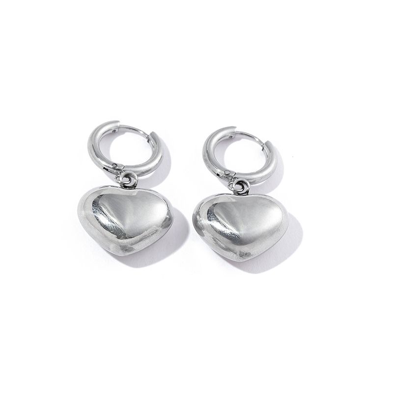 1 Pair Classic Style Heart Shape Plating Stainless Steel 18K Gold Plated Earrings display picture 5