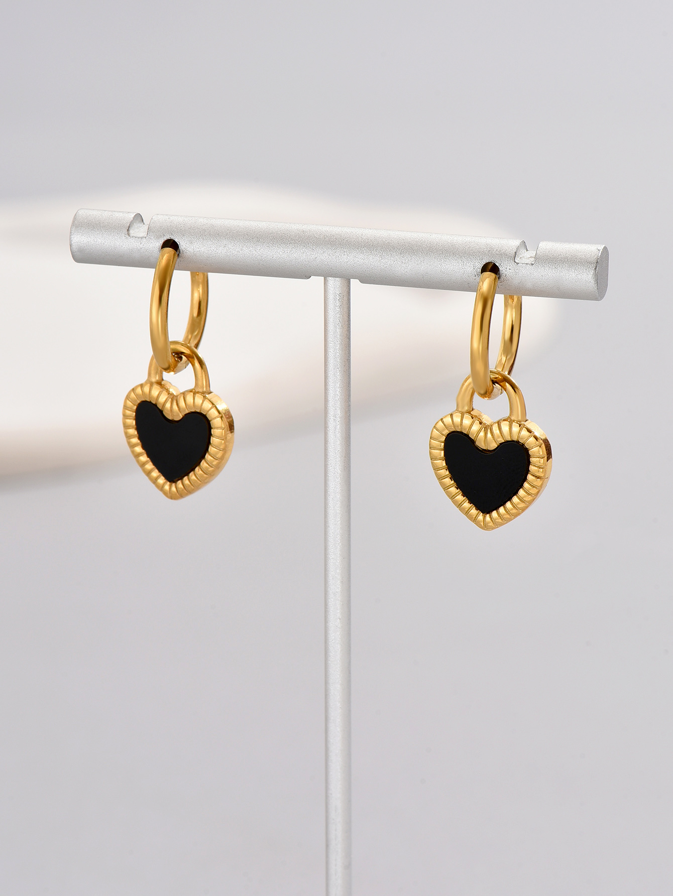 1 Pair Simple Style Classic Style Heart Shape Solid Color Layered Plating Inlay Titanium Steel Resin 18k Gold Plated Gold Plated Dangling Earrings display picture 2