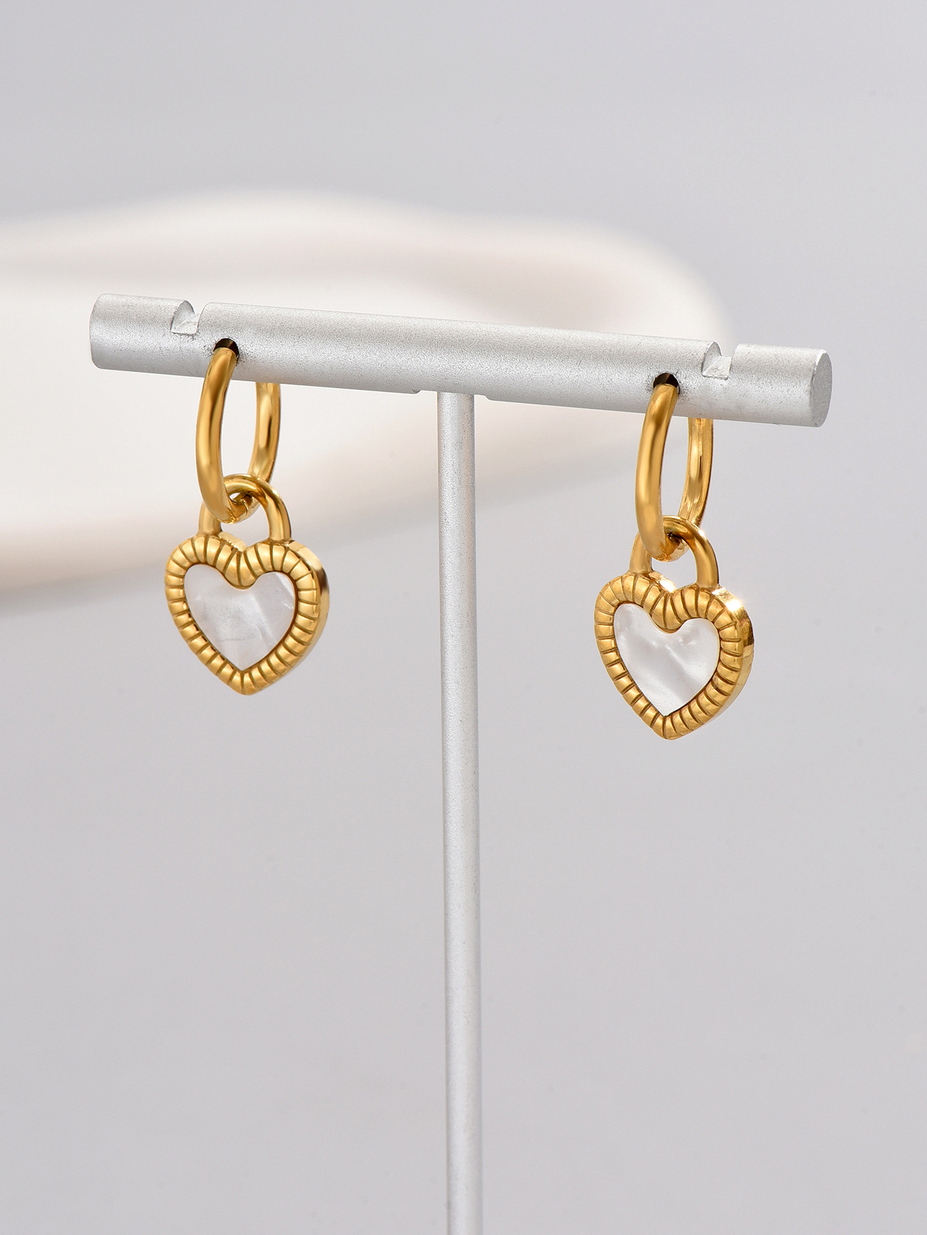 1 Pair Simple Style Classic Style Heart Shape Solid Color Layered Plating Inlay Titanium Steel Resin 18k Gold Plated Gold Plated Dangling Earrings display picture 5