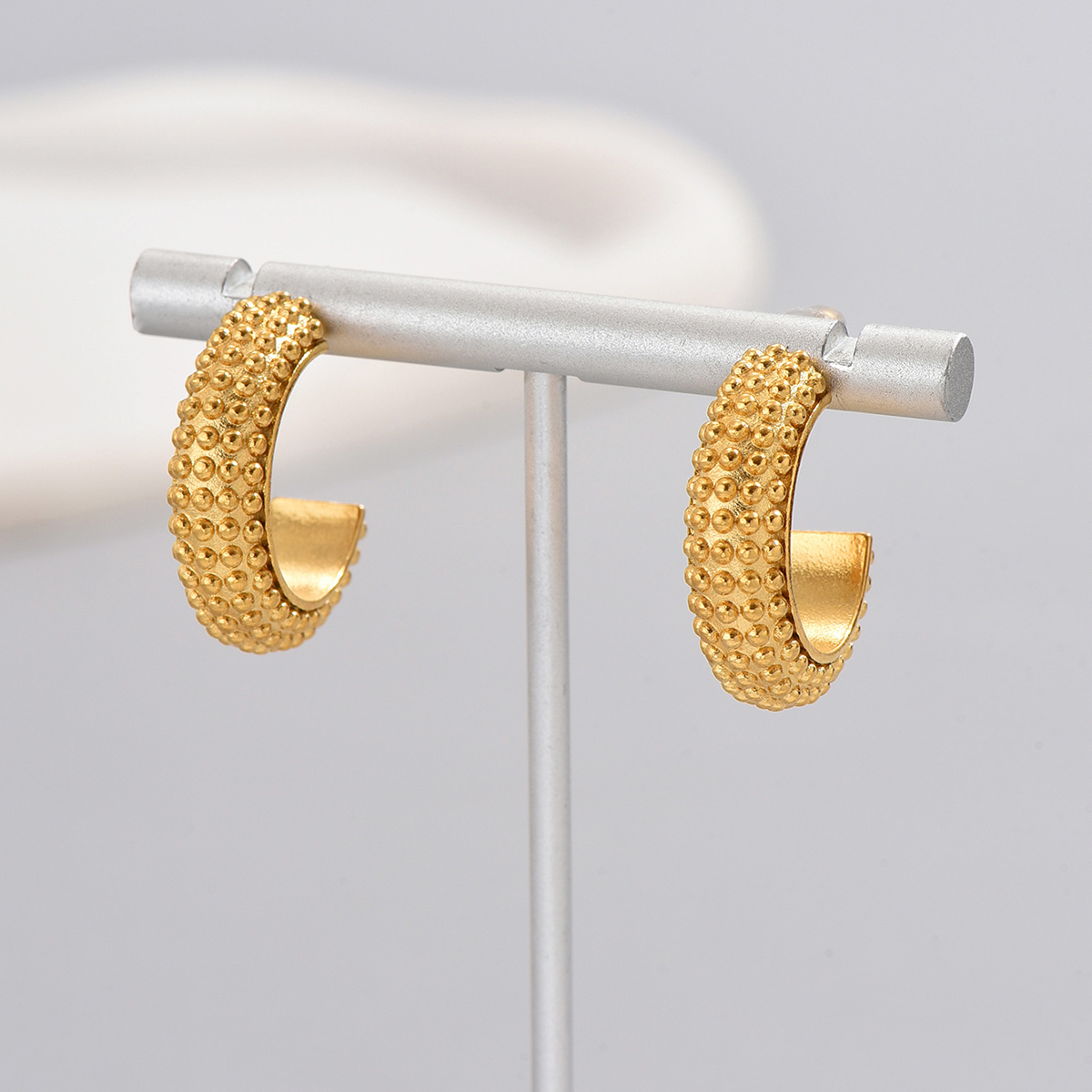 1 Pair Simple Style Classic Style Solid Color Plating Titanium Steel Titanium Steel 18k Gold Plated Gold Plated Hoop Earrings display picture 5