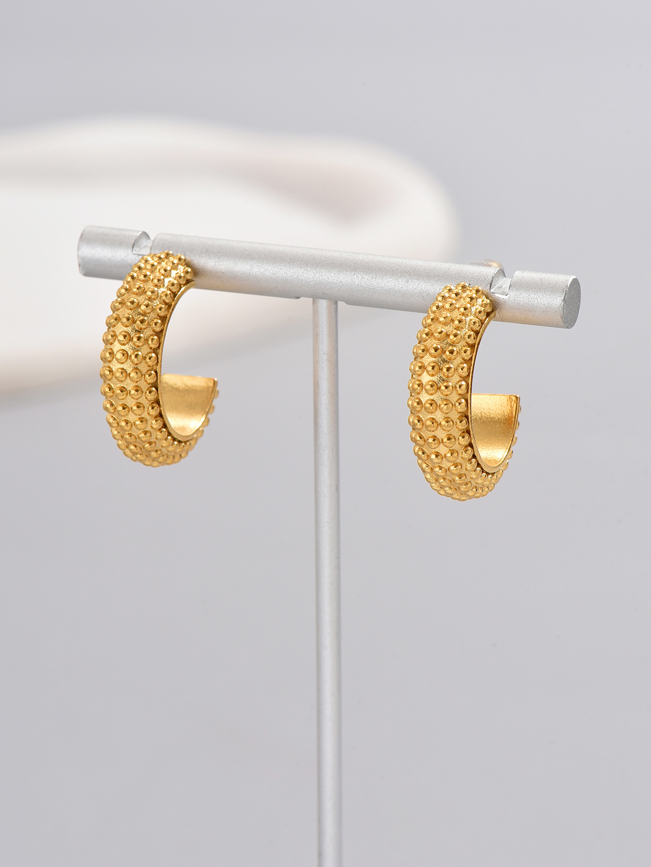 1 Pair Simple Style Classic Style Solid Color Plating Titanium Steel Titanium Steel 18k Gold Plated Gold Plated Hoop Earrings display picture 4