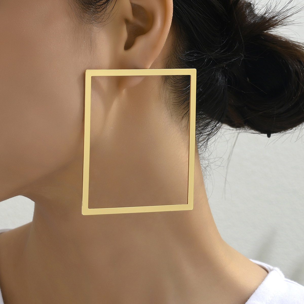 1 Pair Simple Style Solid Color Plating Alloy Gold Plated Ear Studs display picture 2