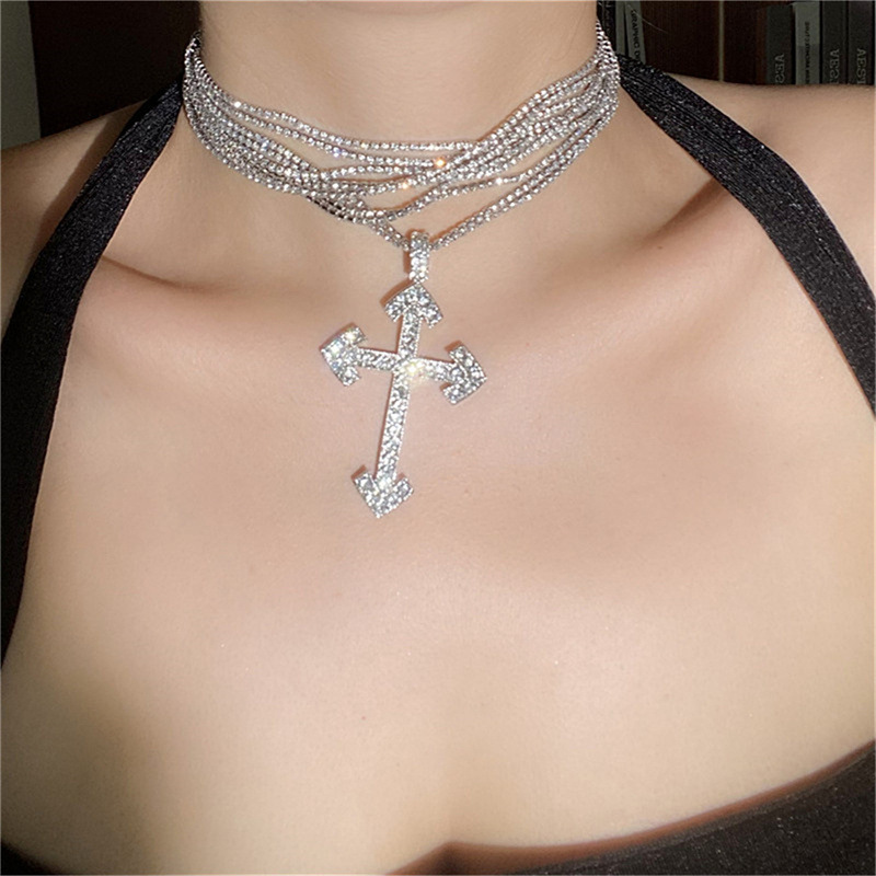 Ig Style Casual Vintage Style Cross Silver Plated Rhinestones Stainless Steel Alloy Glass Wholesale Pendant Necklace display picture 3