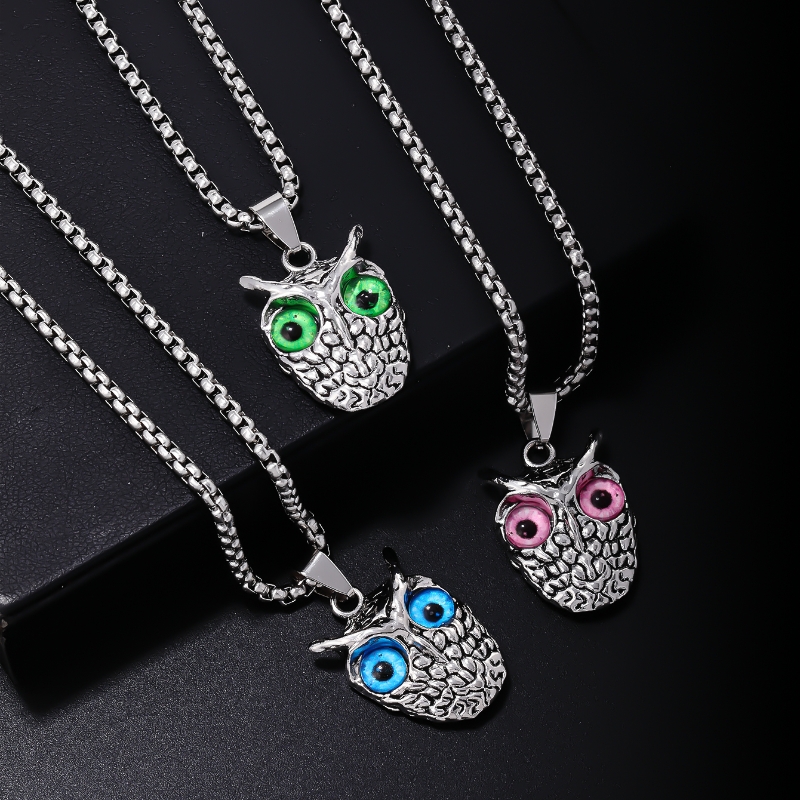 304 Stainless Steel Vintage Style Rock Plating Inlay Owl Rhinestones Pendant Necklace display picture 4