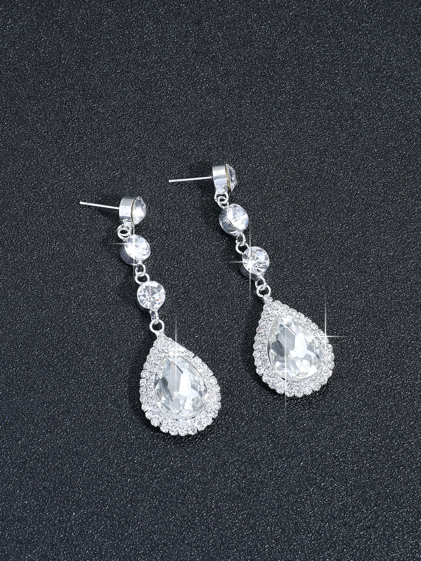 1 Pair Sweet Simple Style Water Droplets Plating Inlay Alloy Rhinestones Silver Plated Drop Earrings display picture 1
