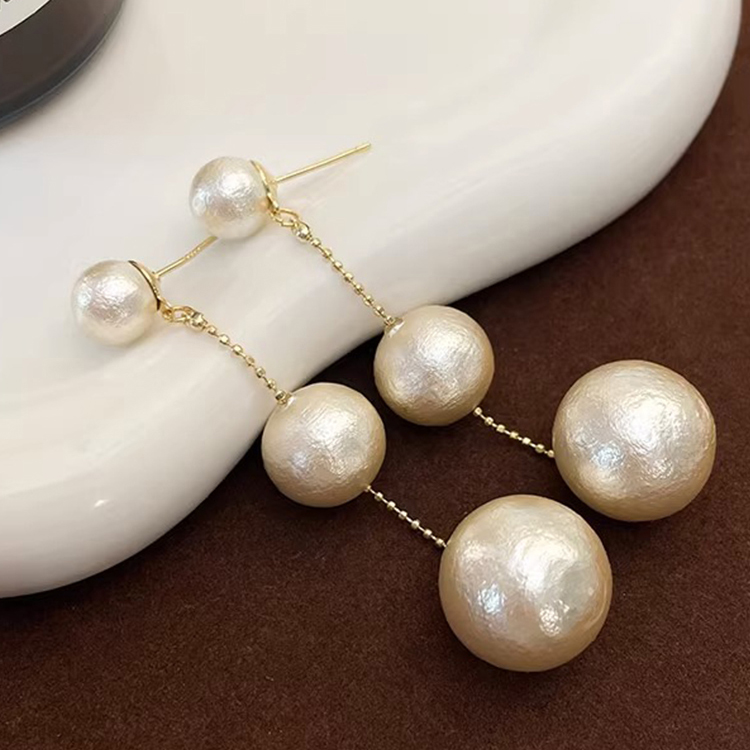 1 Pair Simple Style Solid Color Plating Cotton Pearl Gold Plated Drop Earrings display picture 3