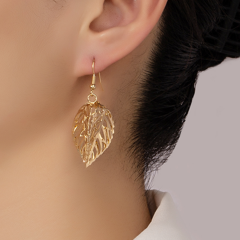 1 Pair Simple Style Leaves Solid Color Plating Ferroalloy 14k Gold Plated Drop Earrings display picture 2