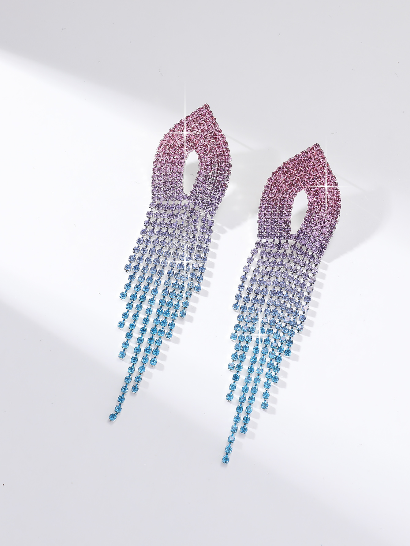 1 Pair Wedding Vacation Gradient Color Plating Hollow Out Rhinestone Drop Earrings display picture 4