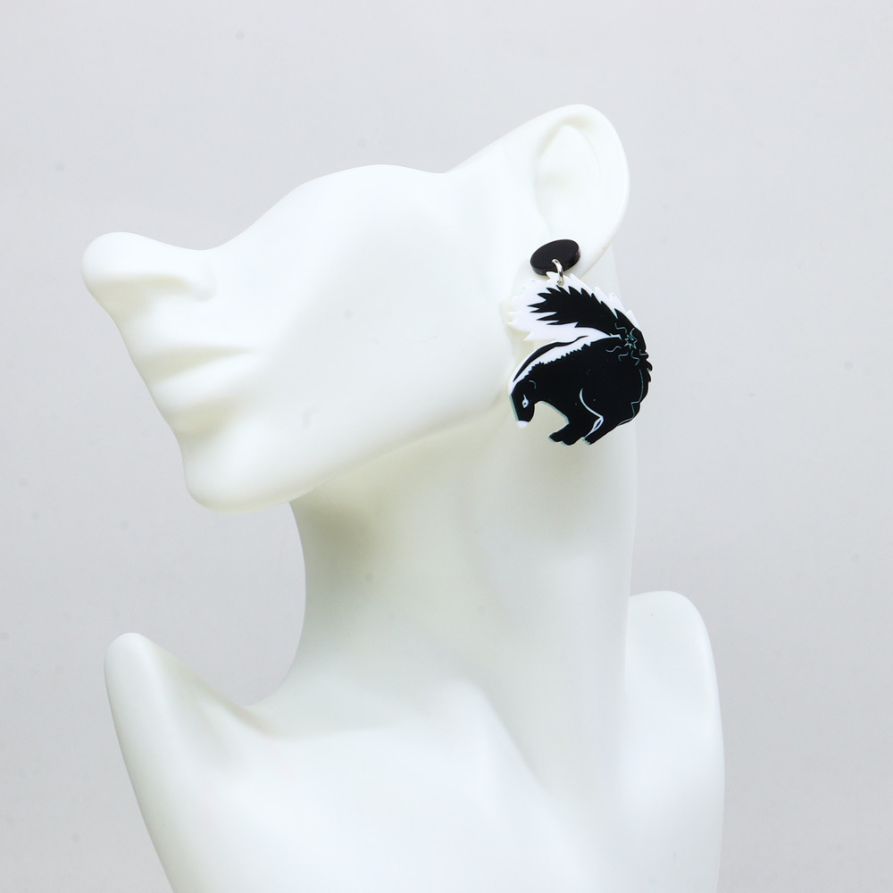 1 Pair Simple Style Animal Printing Arylic Drop Earrings display picture 2