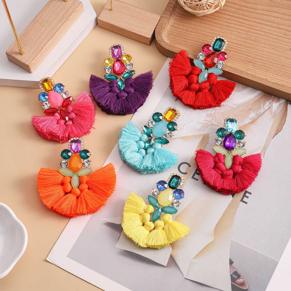 1 Piece Bohemian Flower Tassel Plating Inlay Alloy Plastic Metal Resin Gold Plated Drop Earrings display picture 3