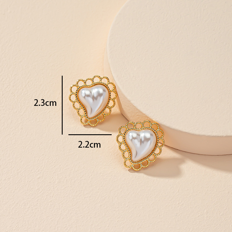 1 Pair Elegant Geometric Heart Shape Plating Alloy Ear Studs display picture 2