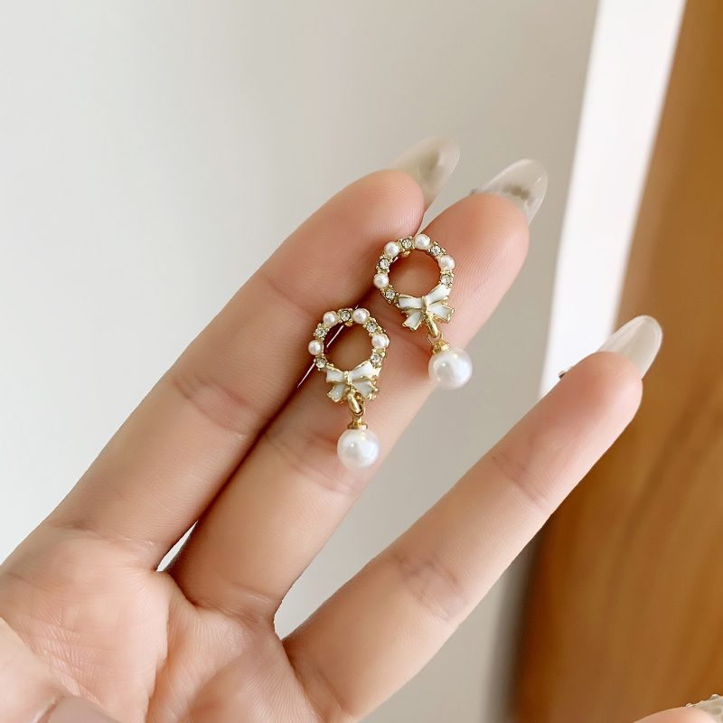 1 Pair Simple Style Flower Plating Inlay Alloy Rhinestones Pearl Gold Plated Drop Earrings display picture 1