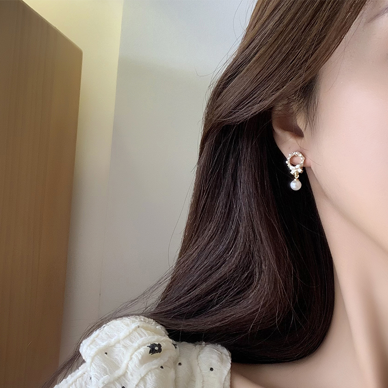 1 Pair Simple Style Flower Plating Inlay Alloy Rhinestones Pearl Gold Plated Drop Earrings display picture 4