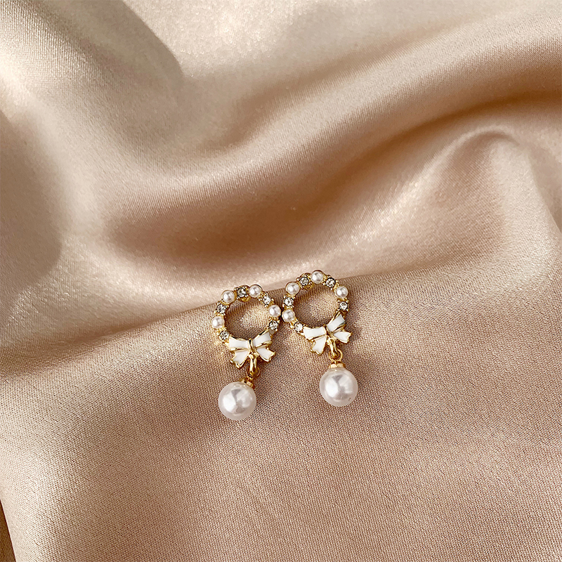 1 Pair Simple Style Flower Plating Inlay Alloy Rhinestones Pearl Gold Plated Drop Earrings display picture 7