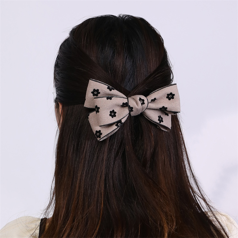 Sweet Solid Color Bow Knot Cloth Hair Clip display picture 2