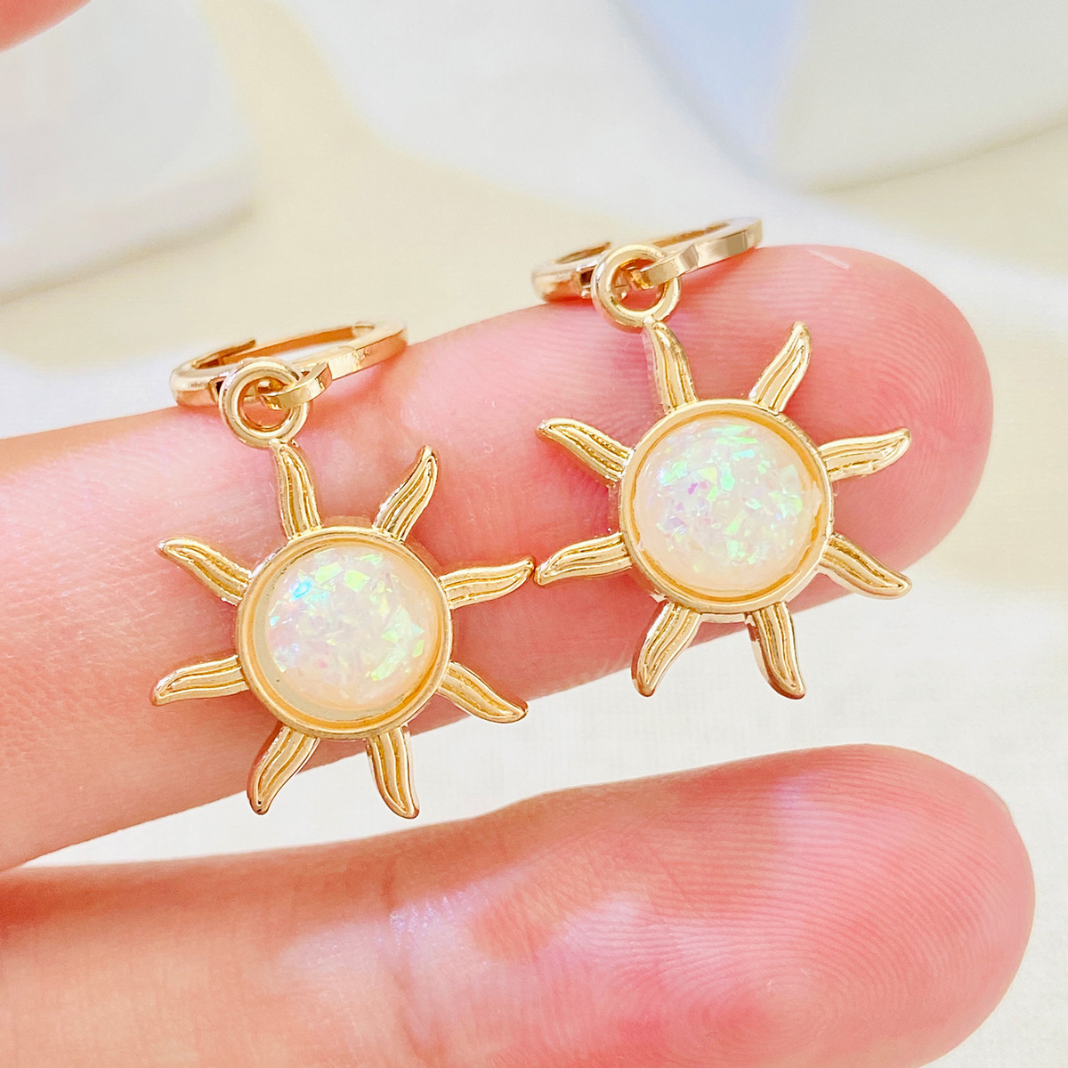 1 Pair Vintage Style Sun Plating Inlay Alloy Opal Drop Earrings display picture 2