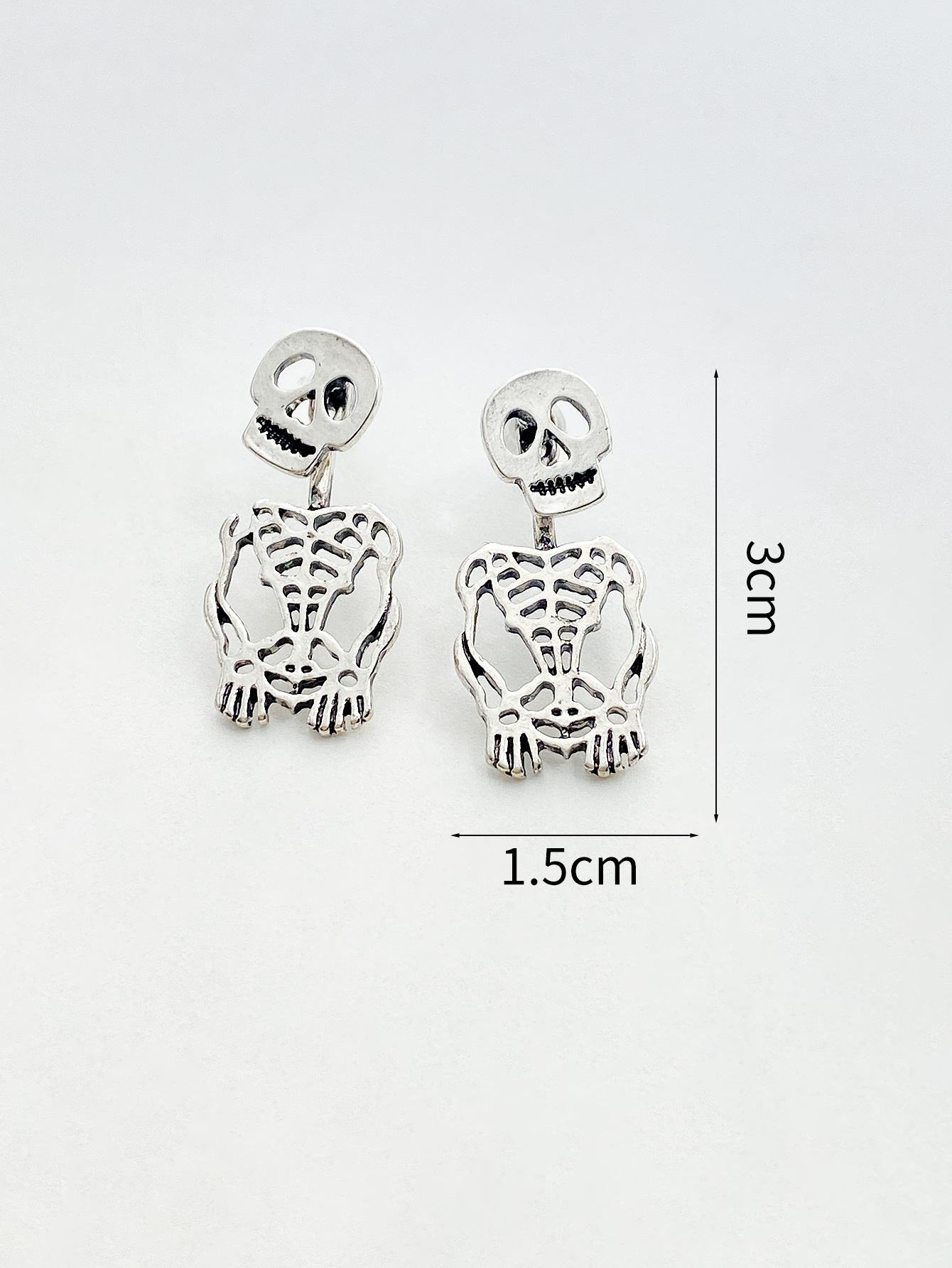 1 Pair Vintage Style Punk Solid Color Alloy Ear Studs display picture 2