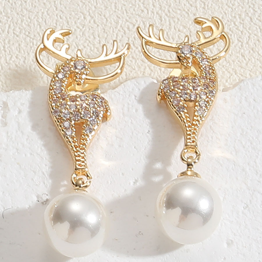 1 Pair Simple Style Classic Style Commute Deer Inlay Copper Artificial Pearls Zircon 14k Gold Plated Ear Studs display picture 6
