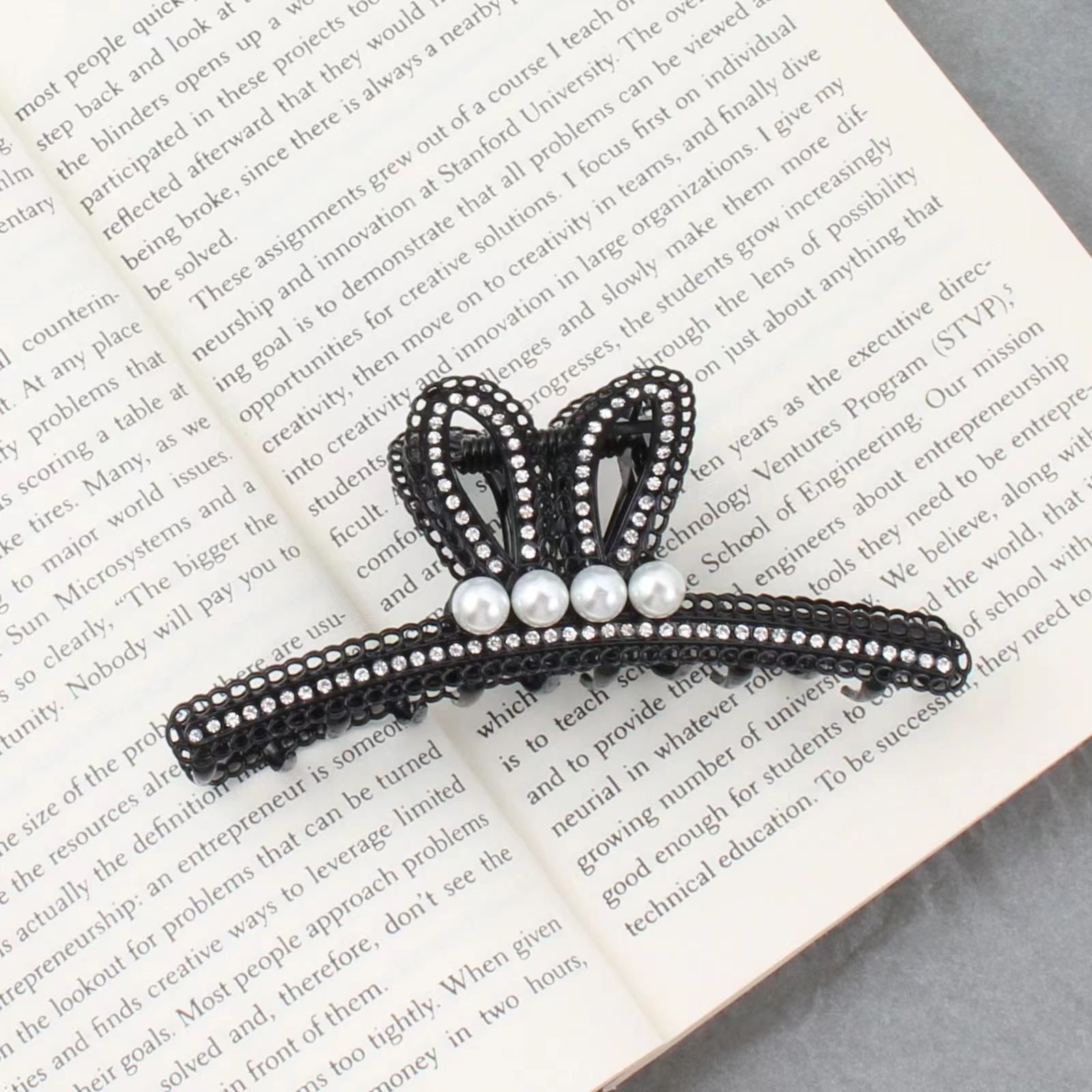 Casual Retro Bunny Ears Alloy Plating Inlay Rhinestones Pearl Hair Clip display picture 3