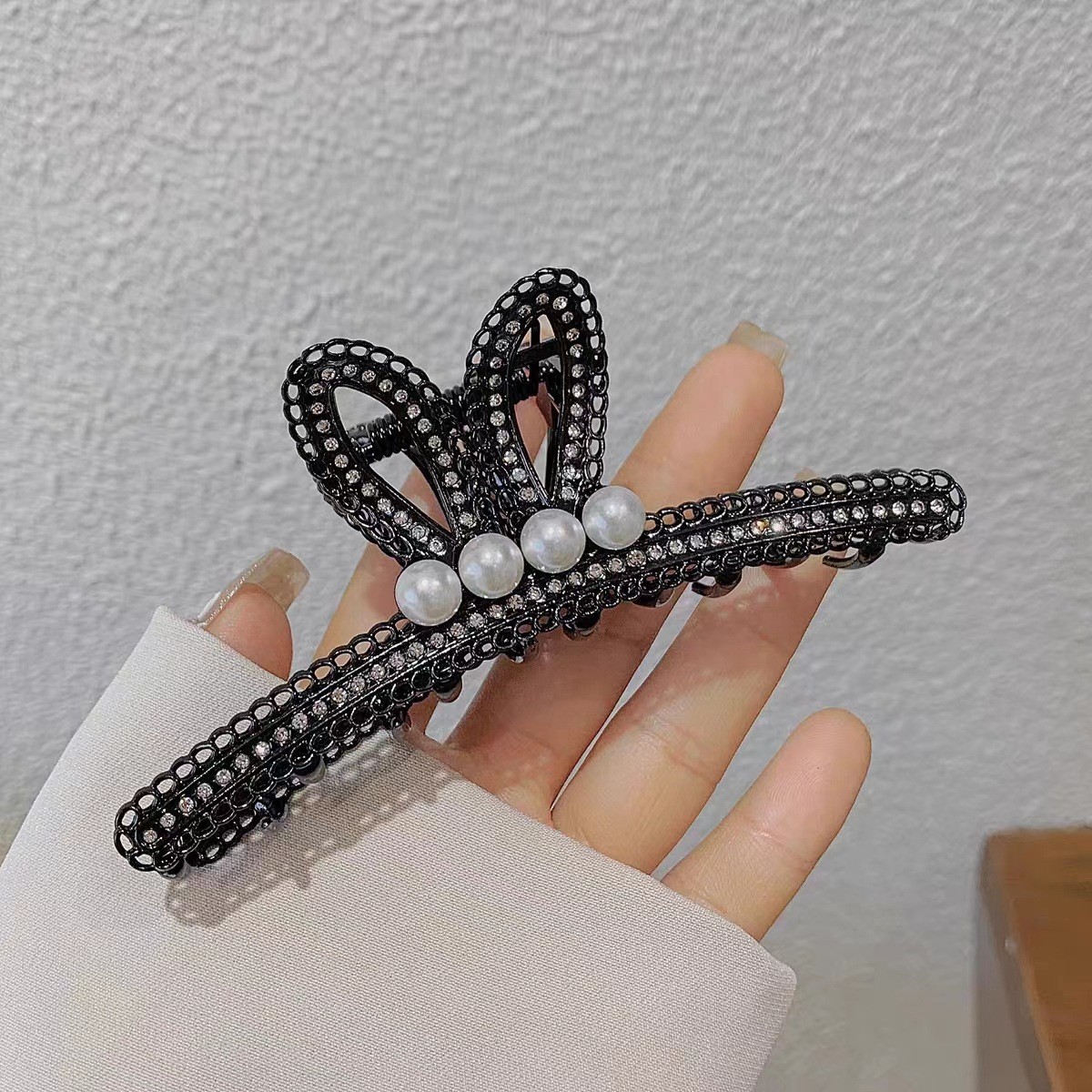 Casual Retro Bunny Ears Alloy Plating Inlay Rhinestones Pearl Hair Clip display picture 5