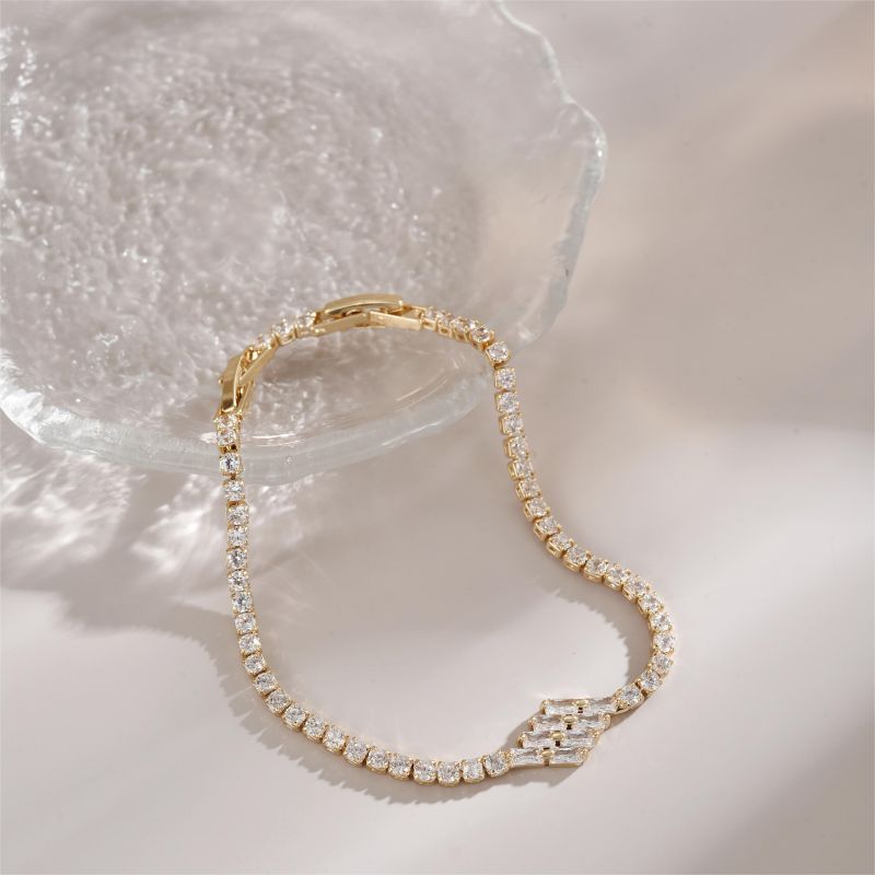 Copper 18K Gold Plated White Gold Plated Simple Style Geometric Inlay Zircon Bracelets display picture 3