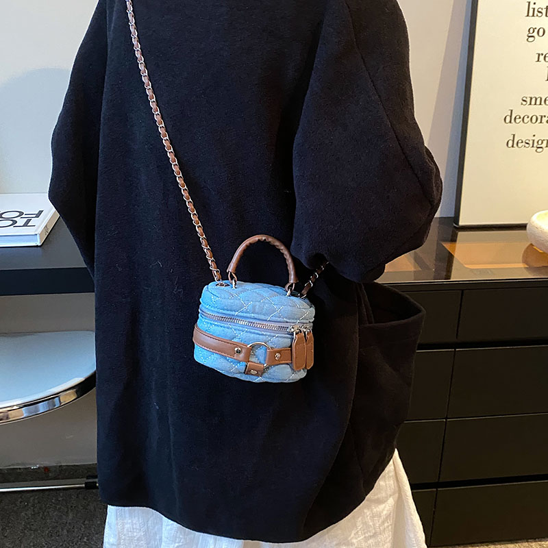 Women's Denim Solid Color Elegant Vintage Style Streetwear Sewing Thread Square Zipper Shoulder Bag Handbag Crossbody Bag display picture 5