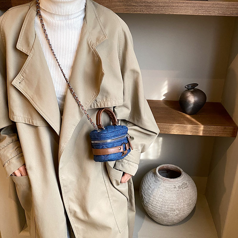 Women's Denim Solid Color Elegant Vintage Style Streetwear Sewing Thread Square Zipper Shoulder Bag Handbag Crossbody Bag display picture 7
