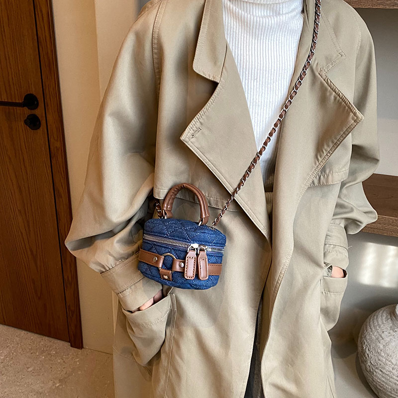 Women's Denim Solid Color Elegant Vintage Style Streetwear Sewing Thread Square Zipper Shoulder Bag Handbag Crossbody Bag display picture 6