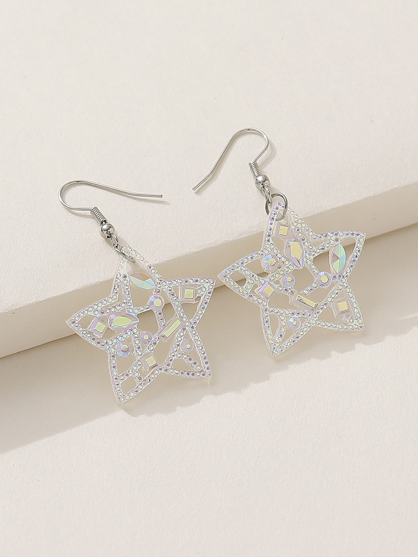 1 Pair Casual Elegant Shiny Star Hollow Out Arylic Drop Earrings display picture 2