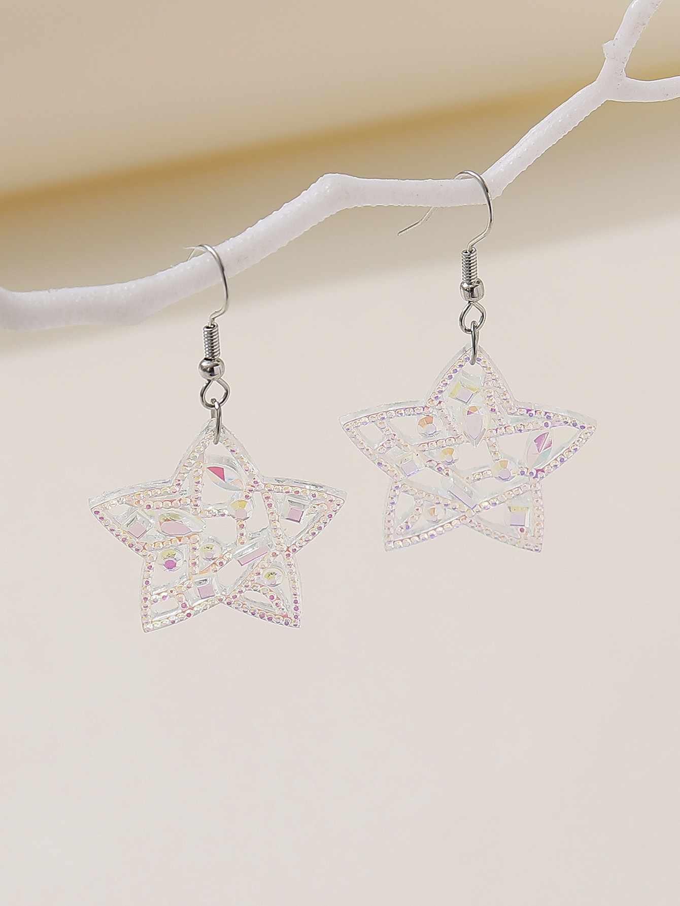 1 Pair Casual Elegant Shiny Star Hollow Out Arylic Drop Earrings display picture 6
