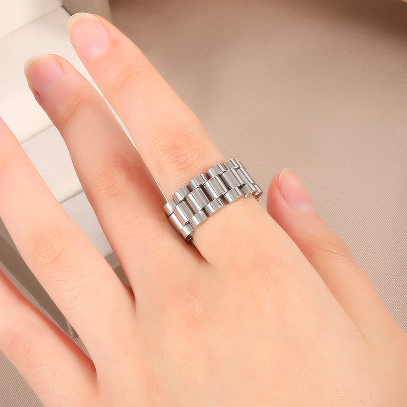 Streetwear Solid Color Stainless Steel Criss Cross Braid Rings display picture 5