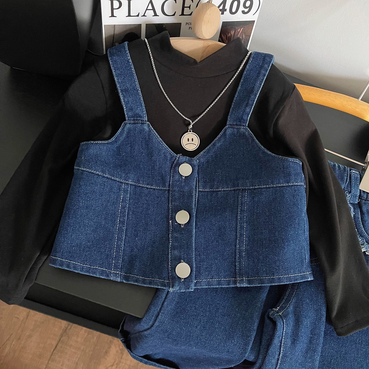 Streetwear Solid Color Button Cotton Spandex Polyester Girls Clothing Sets display picture 2