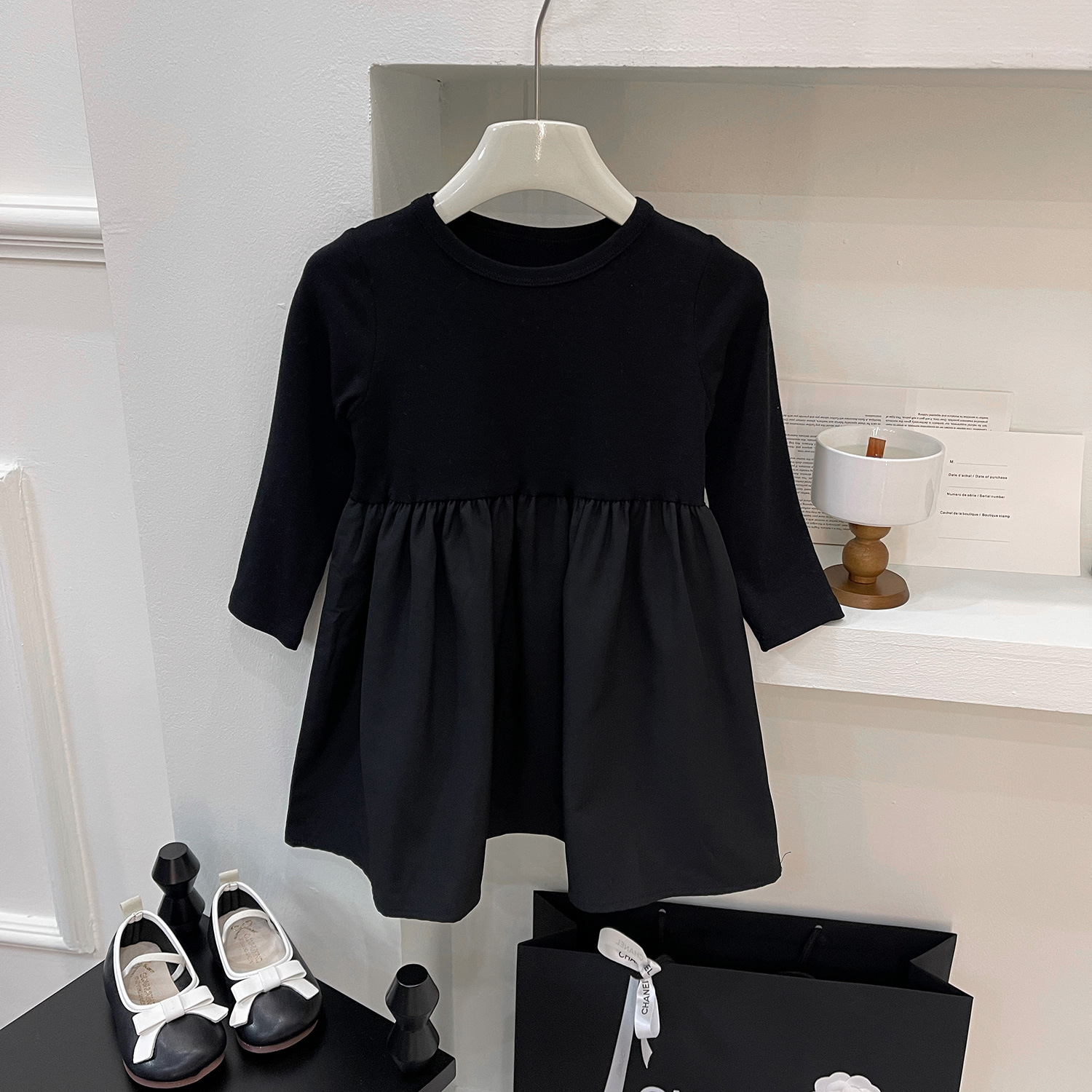 Strassenmode Einfarbig Taste Baumwolle Spandex Polyester Mädchen Kleidung Sets display picture 3