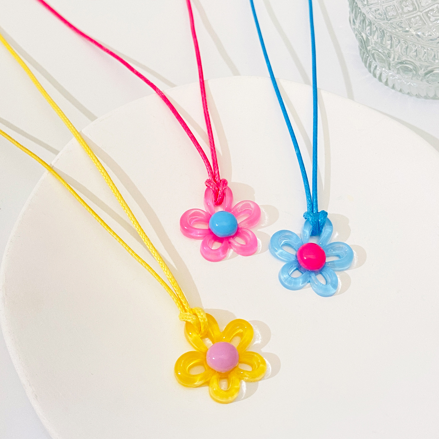 Modern Style Sweet Flower Arylic Wholesale Pendant Necklace display picture 6