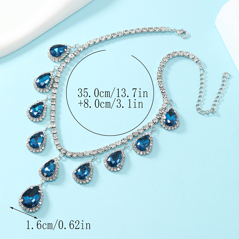 Vintage Style Water Droplets Alloy Plating Inlay Rhinestones Silver Plated Women's Jewelry Set display picture 1