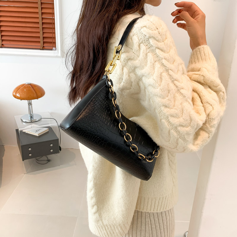 Women's All Seasons Pu Leather Solid Color Streetwear Square Zipper Shoulder Bag Underarm Bag display picture 2