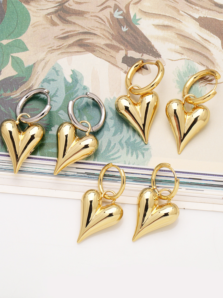 1 Pair Simple Style Heart Shape Plating Copper 18k Gold Plated Drop Earrings display picture 4