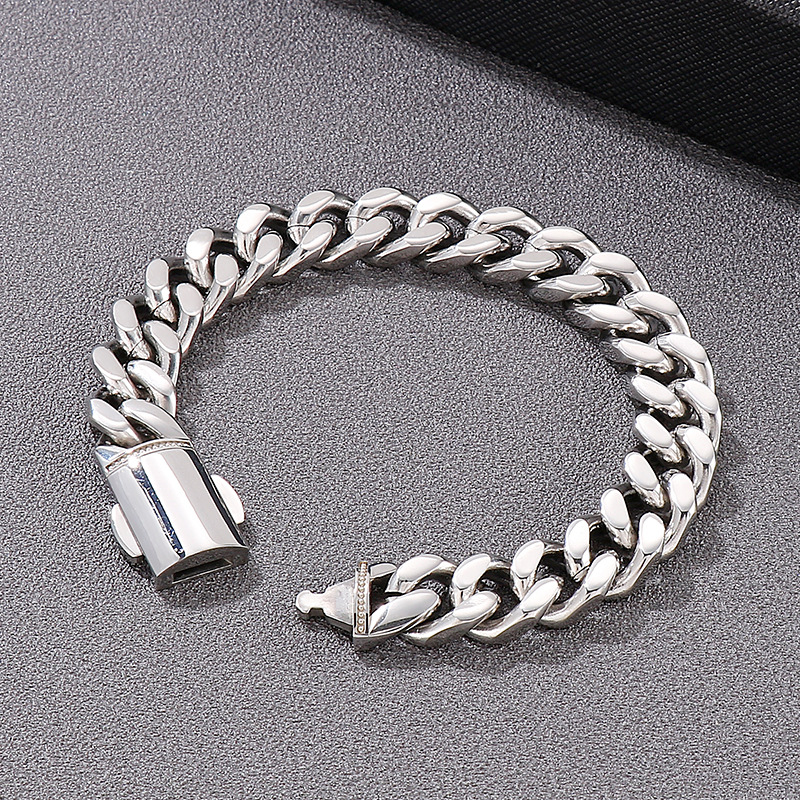 Classic Style Solid Color 18K Gold Plated Titanium Steel Wholesale Bracelets Necklace display picture 3