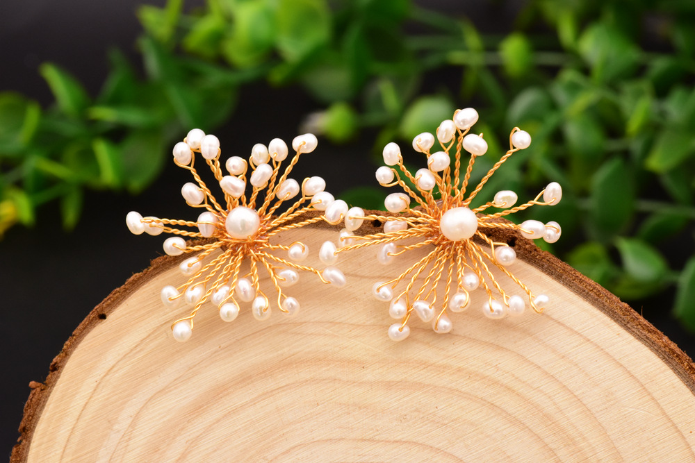 1 Pair Retro Round Plating Inlay Freshwater Pearl Brass Pearl 18k Gold Plated Ear Studs display picture 3